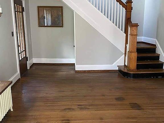 5th image of 208 Main St