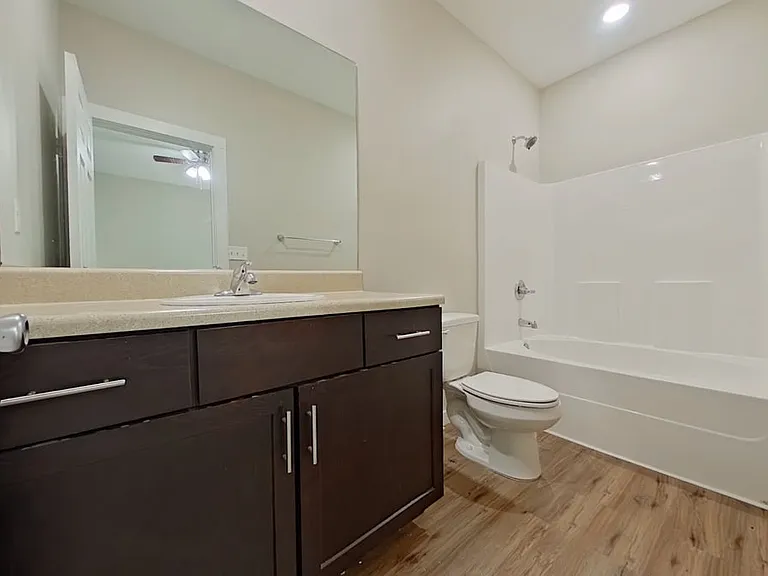 605 E Williams Ave — Photo 12