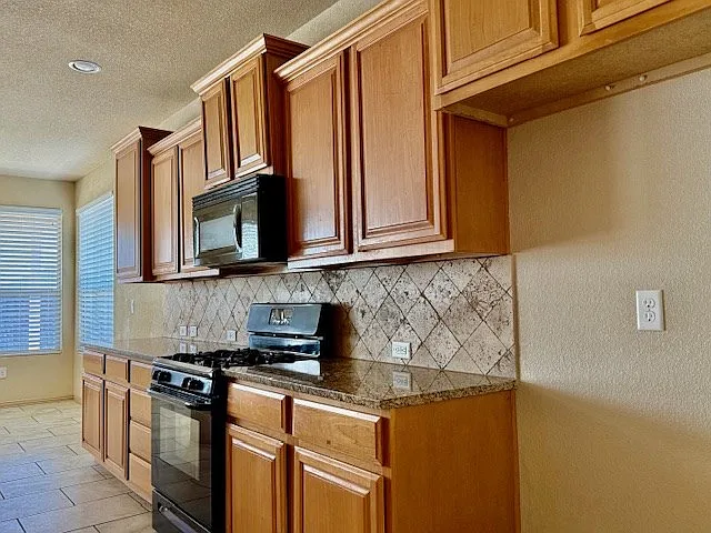 6507 Hall Of Fame Blvd — Photo 6