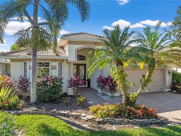 4923 Cerromar Dr — Photo 2
