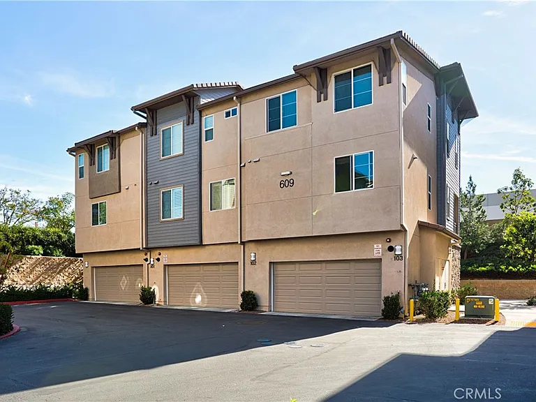 609 Savi Dr #101 — Photo 32