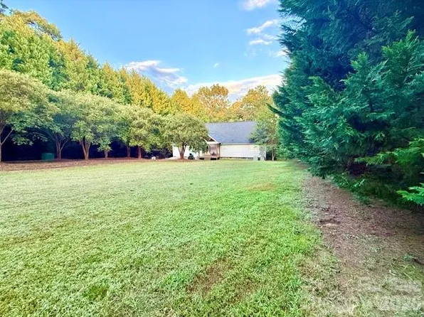 4632 Lynwood Rd, Sherrills Ford, NC 28673