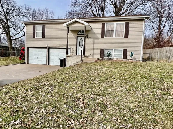 504 W Olive St, Richmond, MO 64085