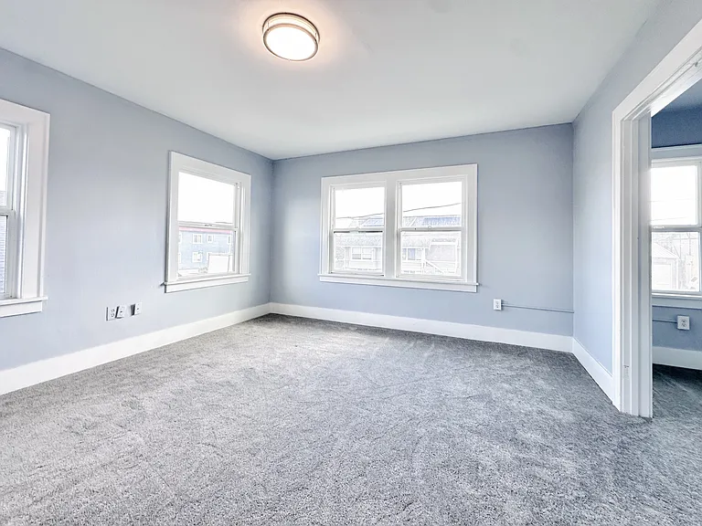 3910 S Yakima Ave — Photo 2
