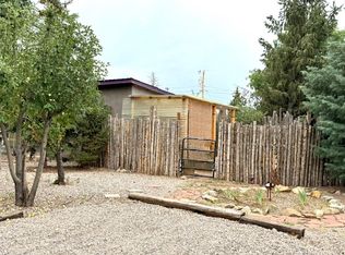 104 Velasquez, Taos, NM 87571