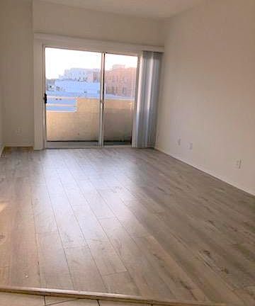 5th image of 868 S Kingsley Dr #3612