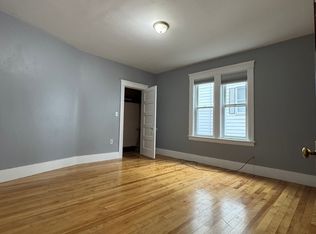 22 Plantation St APT 2, Worcester, MA 01604