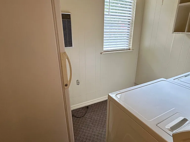 Utility Room with washer/dryer & upright freezer