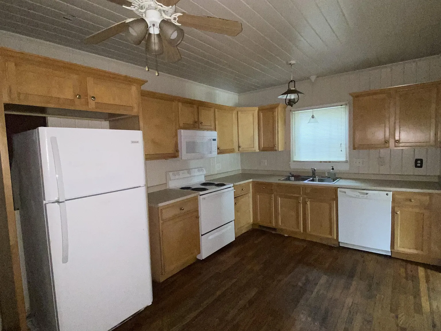 328 Roger Ave - 1 — Photo 3