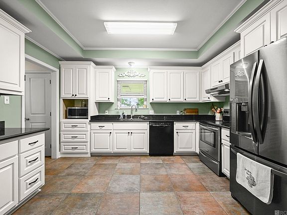 3rd image of 40144 Autumn End Ave