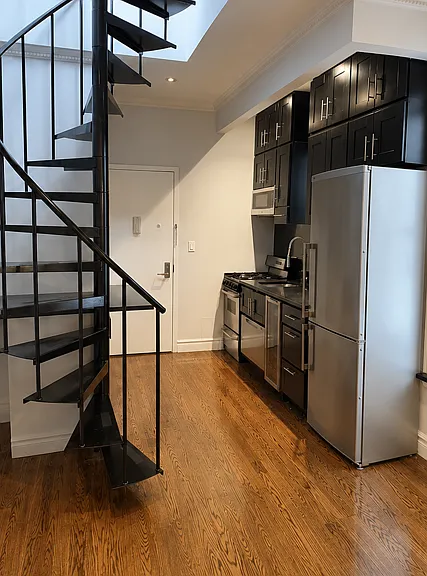209 E 25th St #5A — Photo 1