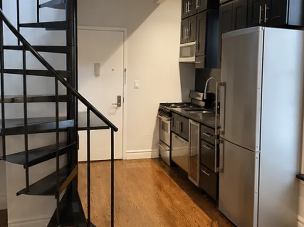 209 East 25th Street image 1 of 8