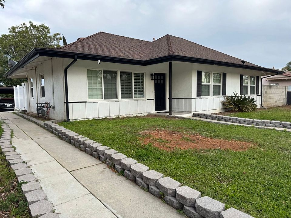 1st image of 7840 Woodlake Ave