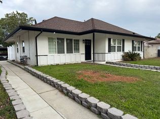 7840 Woodlake Ave, Canoga Park, CA 91304