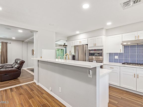 5th image of 7507 E Windsor Ave
