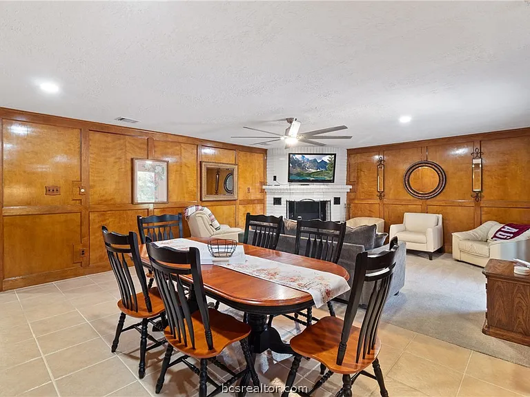 1105 Holleman Dr — Photo 9