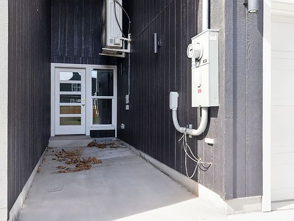 3rd image of 2015 W Nora Ave