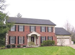 9476 Farmcourt Ln, Loveland, OH 45140