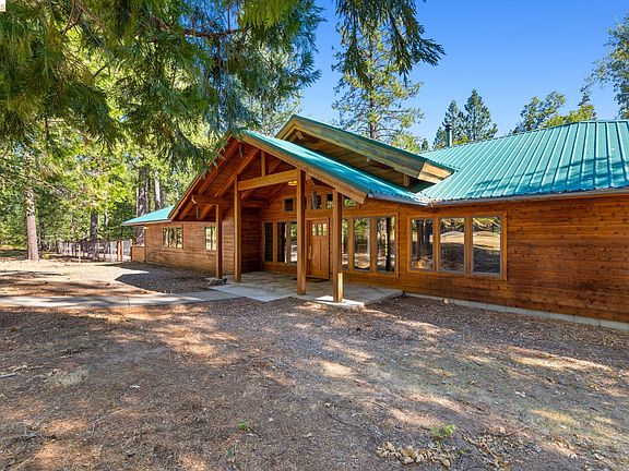 2nd image of 22715 Hells Hollow Rd