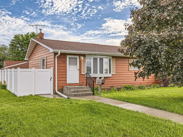 156 S St W, South Saint Paul, MN 55075