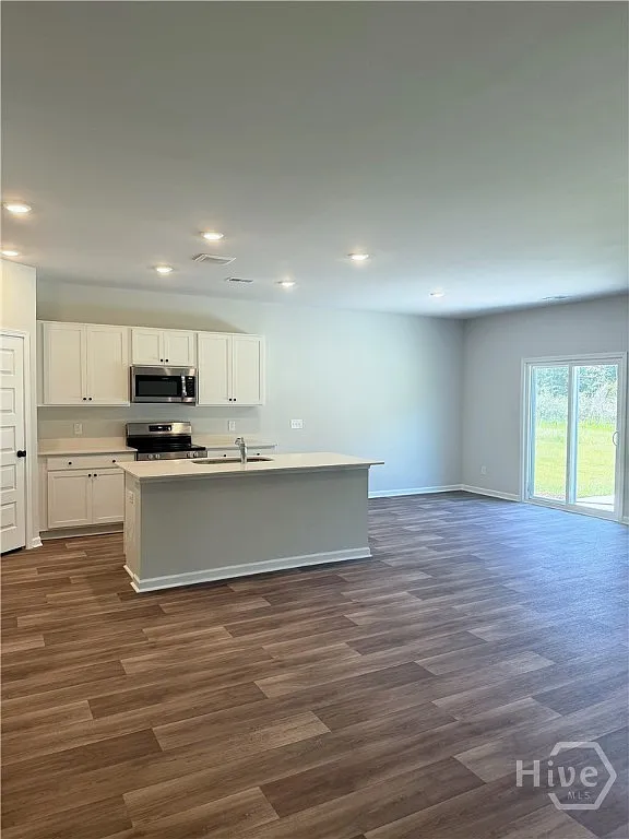 4 bed, 2.0 bath, 1885 sqft, $2,200 — Photo 4
