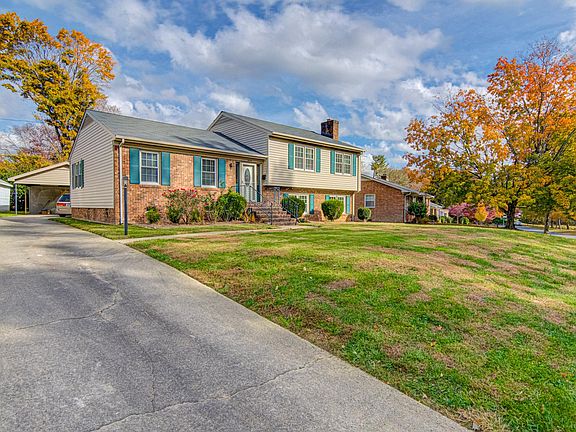 3rd image of 1604 Gracewood Dr