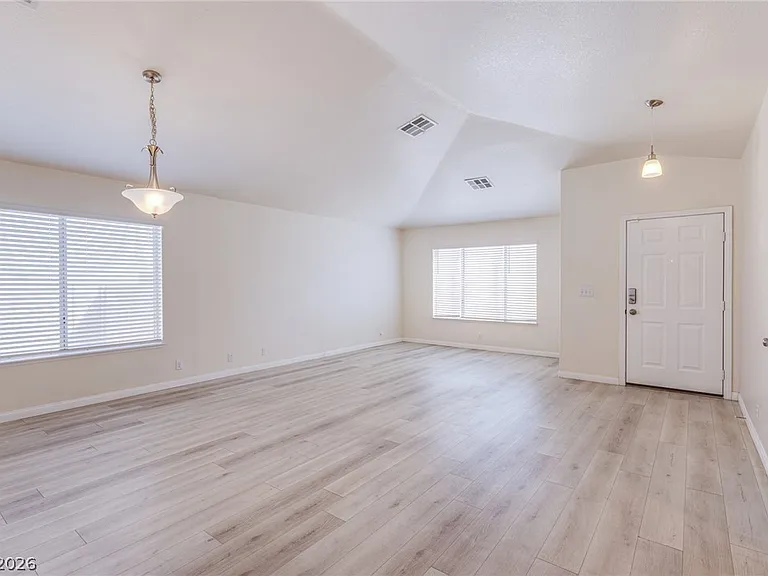 7812 Wedlock Ln — Photo 8