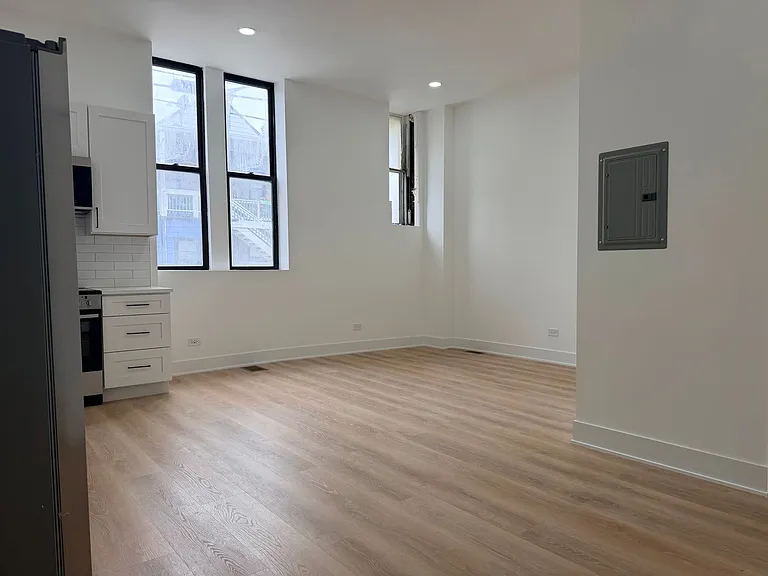 2408 S Blue Island Ave — Photo 6