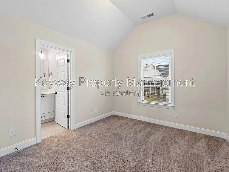904 Sandpiper Xing — Photo 23