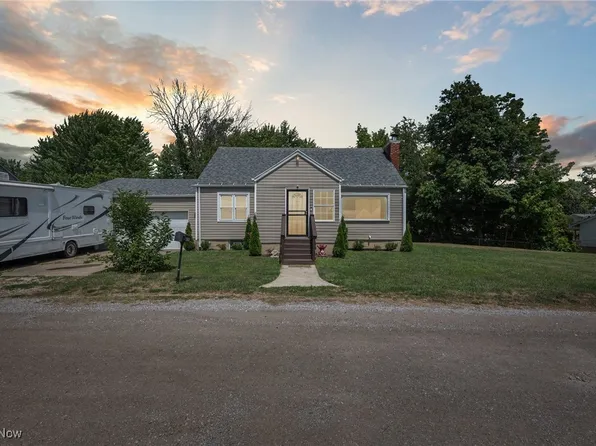 4785 Overlook Dr, Geneva, OH 44041