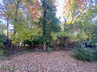 71 Crooked Trail Rd, Norwalk, CT 06853