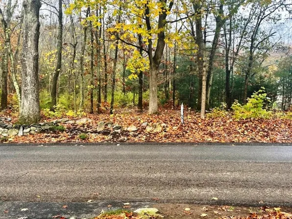 78 Hillside Rd, Cumberland, RI 02864