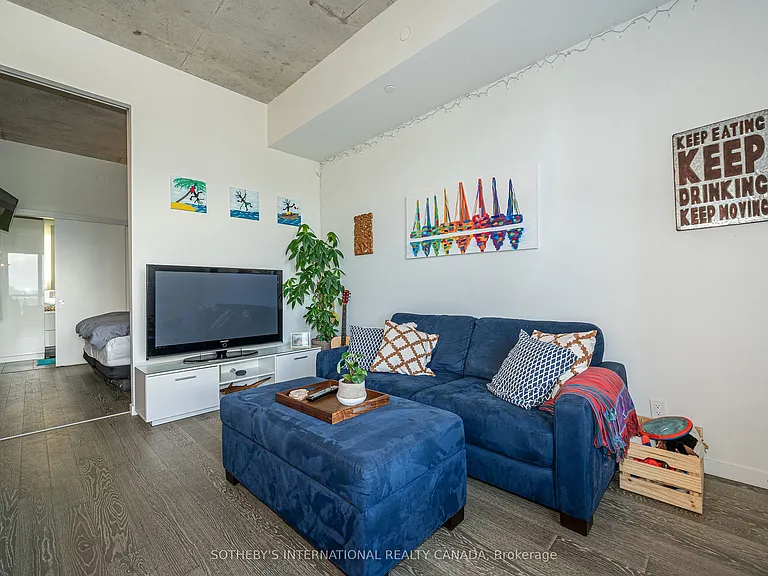 383 Sorauren Ave #807 — Photo 11