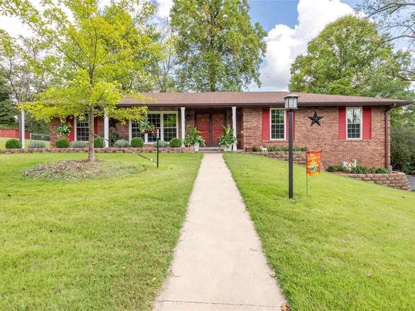 100 Westminster Dr, Collinsville, IL 62234