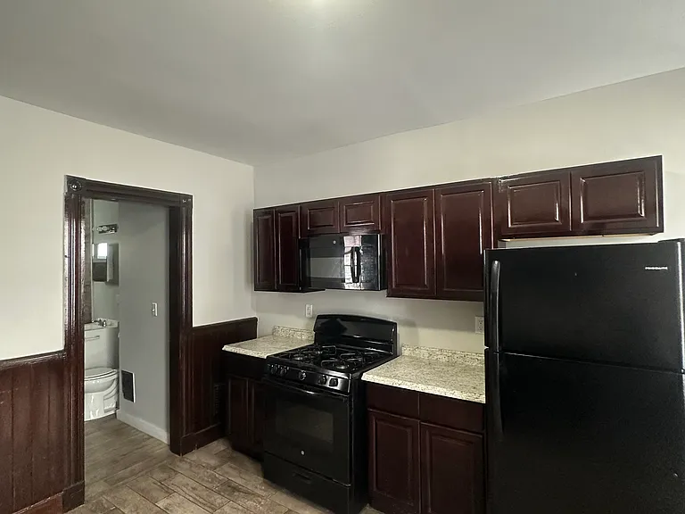 624 Dixwell Ave #1 — Photo 4