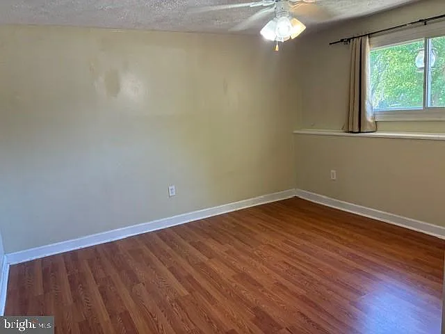 22240 Hawthorne Way — Photo 20