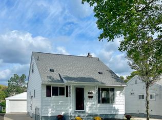 28436 Dawson St, Garden City, MI 48135