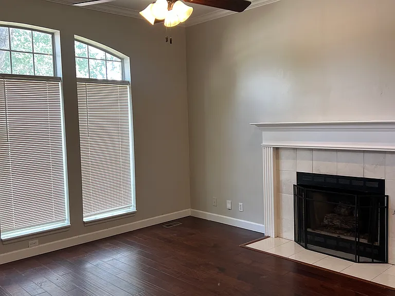 1420 NW 183rd Ter — Photo 6