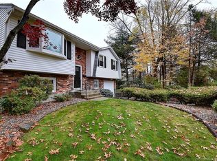 16 Webber Rd, Rocky Hill, CT 06067