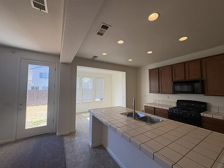 1278 Wildcat Dr — Photo 5