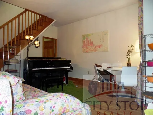 Rented by City Stop Realty | media 72