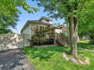 214 Spring St, Willow Springs, IL 60480