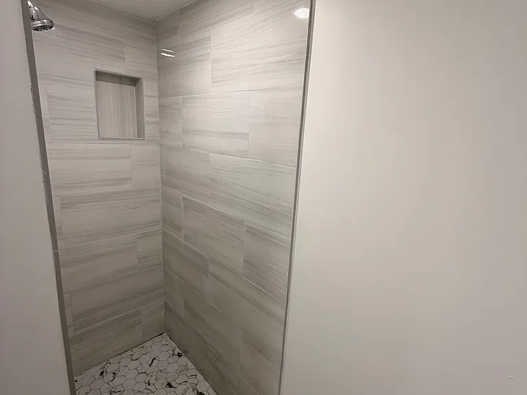 811 Montgomery St #B — Photo 8