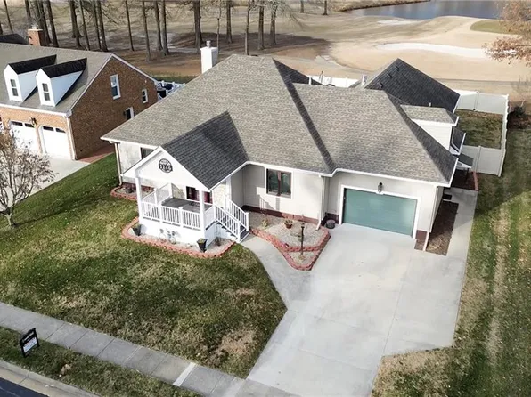 1146 Fairway Dr, Chesapeake, VA 23320