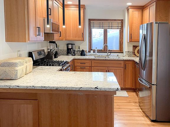 Kitchen - new cabinets and appliances