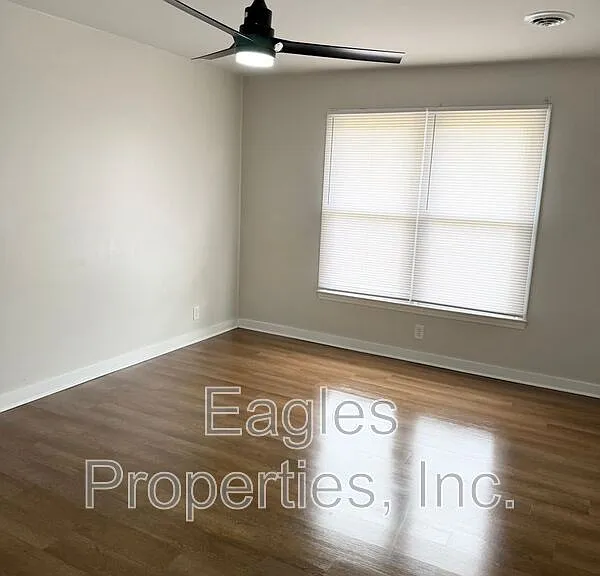 1205 Simpson St — Photo 12