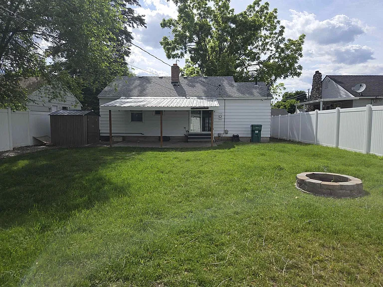 4804 N Elgin St — Photo 16