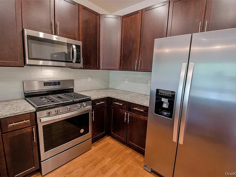 260 W Main St #6 — Photo 15
