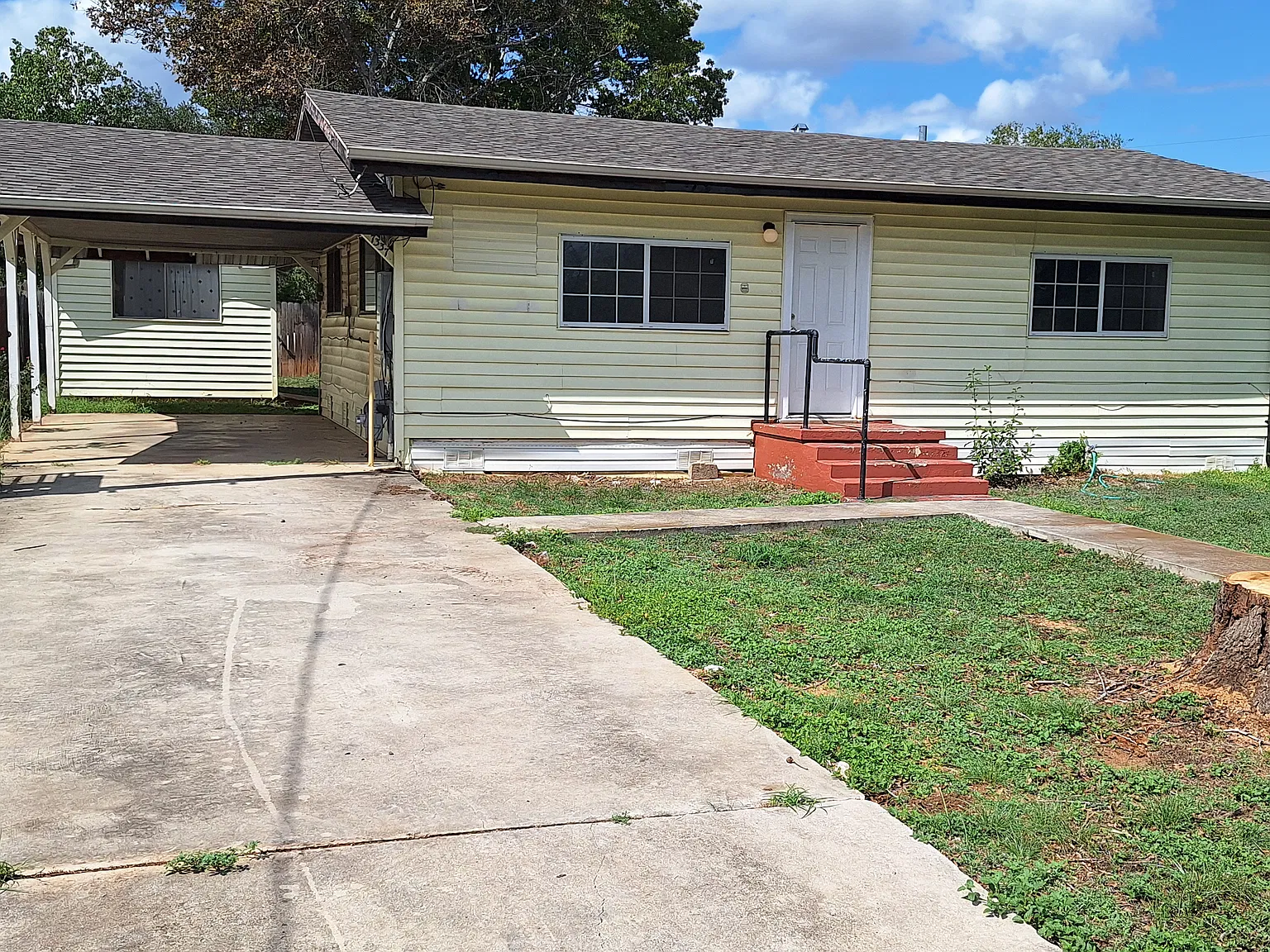 3 bed, 1316 sqft, $1,350 — Photo 1