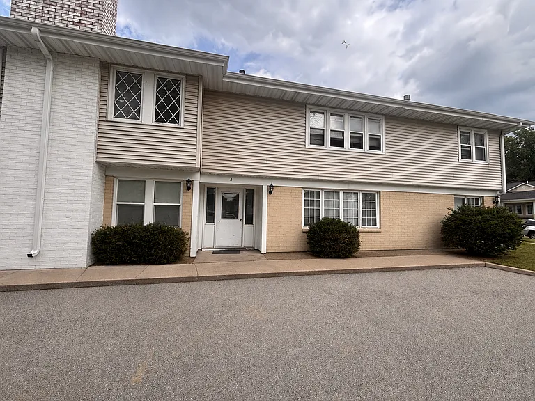 1716 D Ave NE — Photo 1